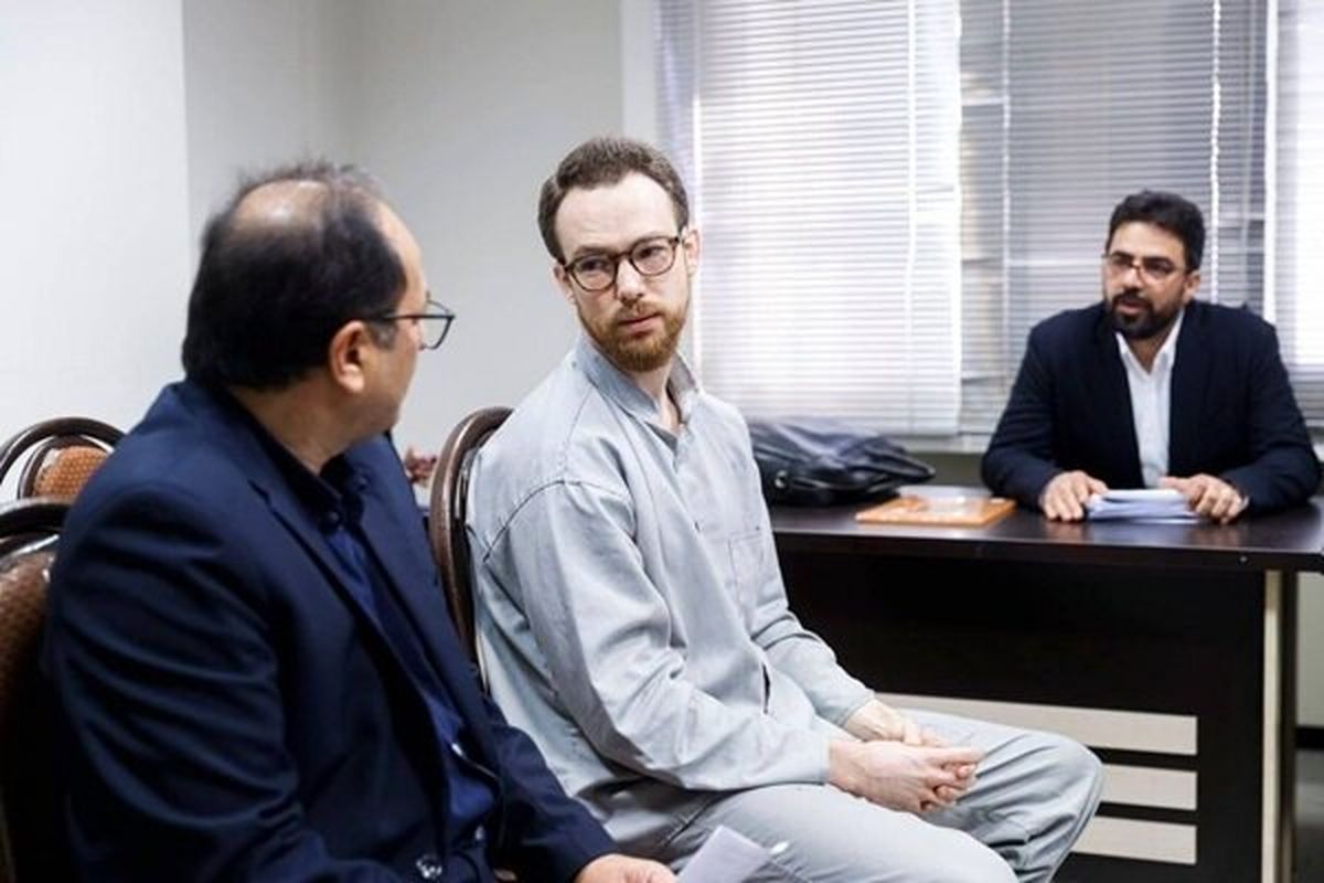 برگزاری دادگاه رسیدگی به اتهامات یوهان فلودروس با حضور کاردار سفارت سوئد در تهران 