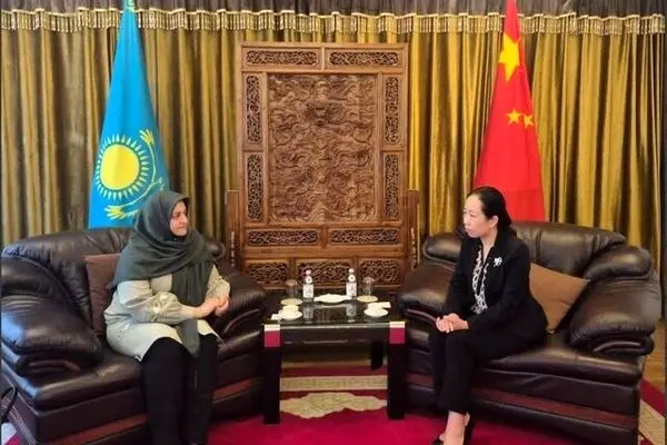 دیپلمات‌های ایران و چین در آلماتی دیدار کردند