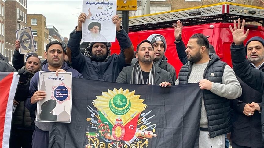 مسلمانان انگلیس در تجمع اعتراضی اهانت به قرآن کریم را محکوم کردند