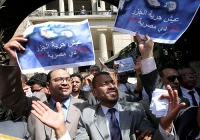 بازداشت ده ها فعال مصری معترض به واگذاری دو جزیره به عربستان