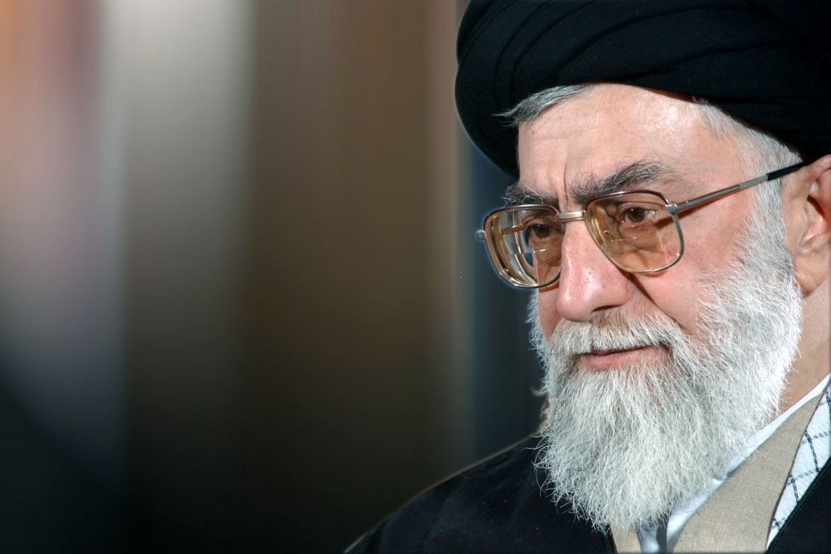 دعا و آرزوی سلامتی رهبر انقلاب برای بهبود حال علی لاریجانی