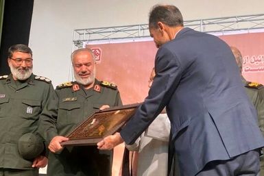 دانشگاه حکیم سبزواری نشان عالی «سربداران» را به سپاه پاسداران انقلاب اسلامی اهدا کرد