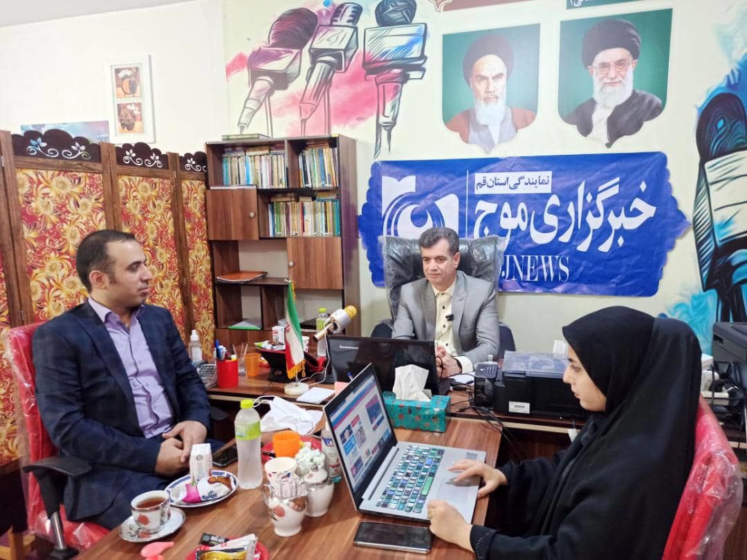 بازدید رئیس روابط عمومی سرپرستی بانک ملی ایران قم از دفتر خبرگزاری موج
