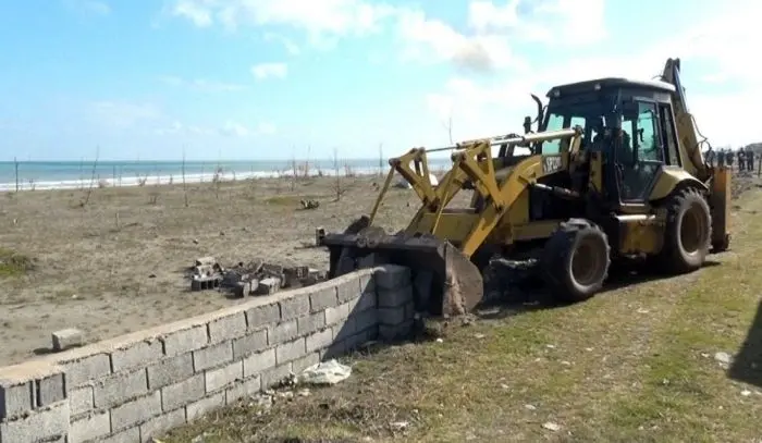 ۱۰ هزار مترمربع از اراضی تصرف‌شده سواحل مزنگاه نوشهر آزادسازی شد