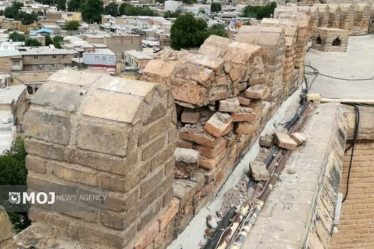 دو کنگره قلعه فلک الافلاک، در زمین لرزه امروز لرستان تخریب شد