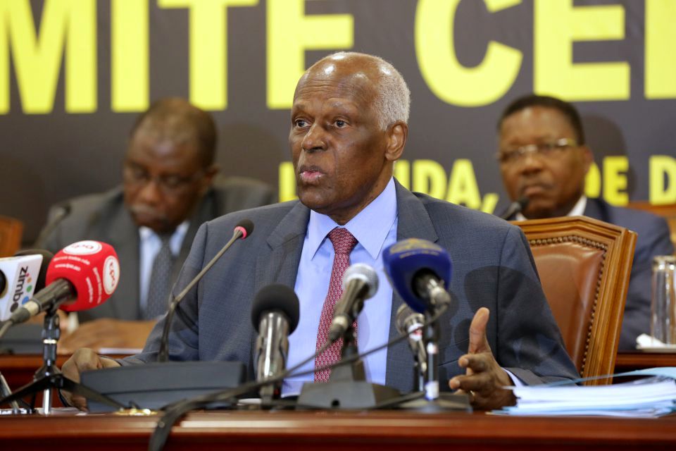 بازگرداندن جسد رئیس جمهور سابق آنگولا به کشور با اهداف سیاسی