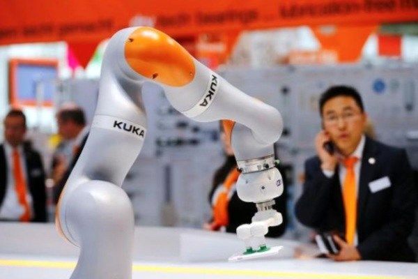 شرکت رباتیک آلمانی در آستانه عقد قرارداد با خریدار چینی‌ است