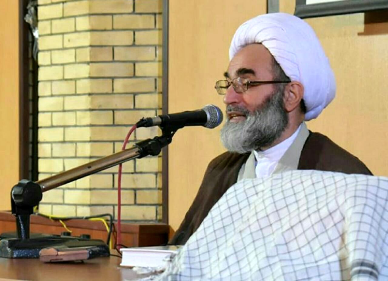 ارزش‌های نورانی انقلاب به نسل‌های آینده منتقل شود