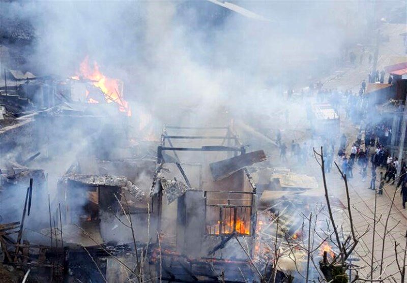 آتش‌سوزی در امامزاده ابراهیم شفت/‌چند‌ مغازه و منزل ‌تخریب شد + تصاویر‌