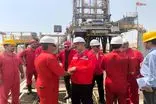 کارکنان در سخت ترین شرایط اقلیمی و گرمای شدید بی وقفه در راستای حفظ ، نگهداشت و افزایش تولید تلاش می کنند