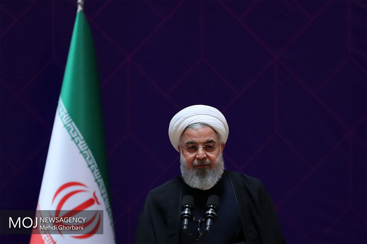 روحانی از نمایشگاه محصولات دانش بنیان منتخب یزد بازدید کرد