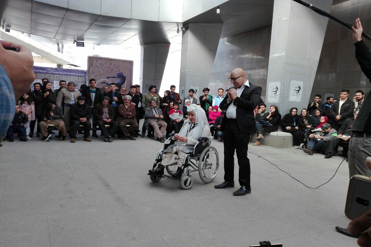 اولین اجرای نمایش خیابانی در پنجمین جشنواره تئاتر معلولین زاگرس