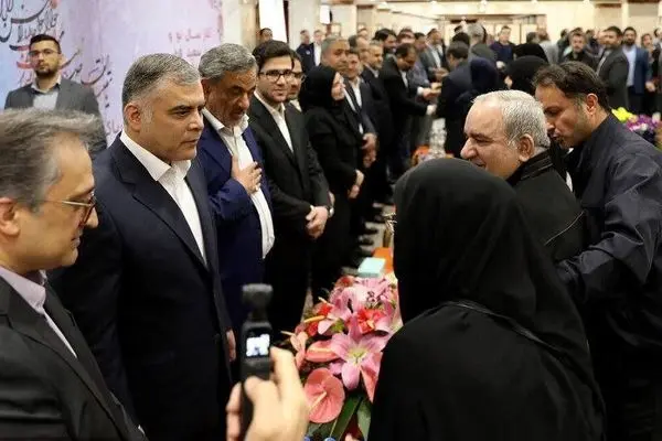 دیدار نوروزی محسن پاک‌نژاد در ساختمان مرکزی قدیم وزارت نفت برگزار شد 