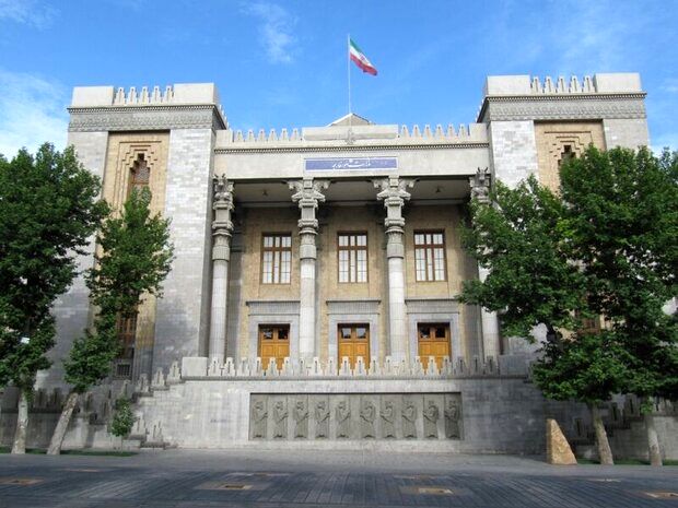ایران سفیر انگلیس را به وزارت امور خارجه احضار کرد