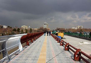طرح تعریض پل فلزی اصفهان به بهره برداری رسید