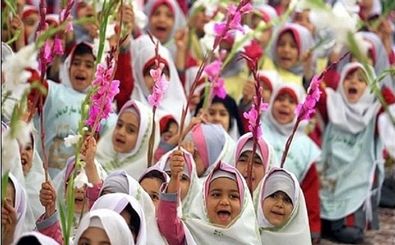 نواخته شدن زنگ شکوفه ها برای  27 هزار دانش آموز پایه اول استان کردستان