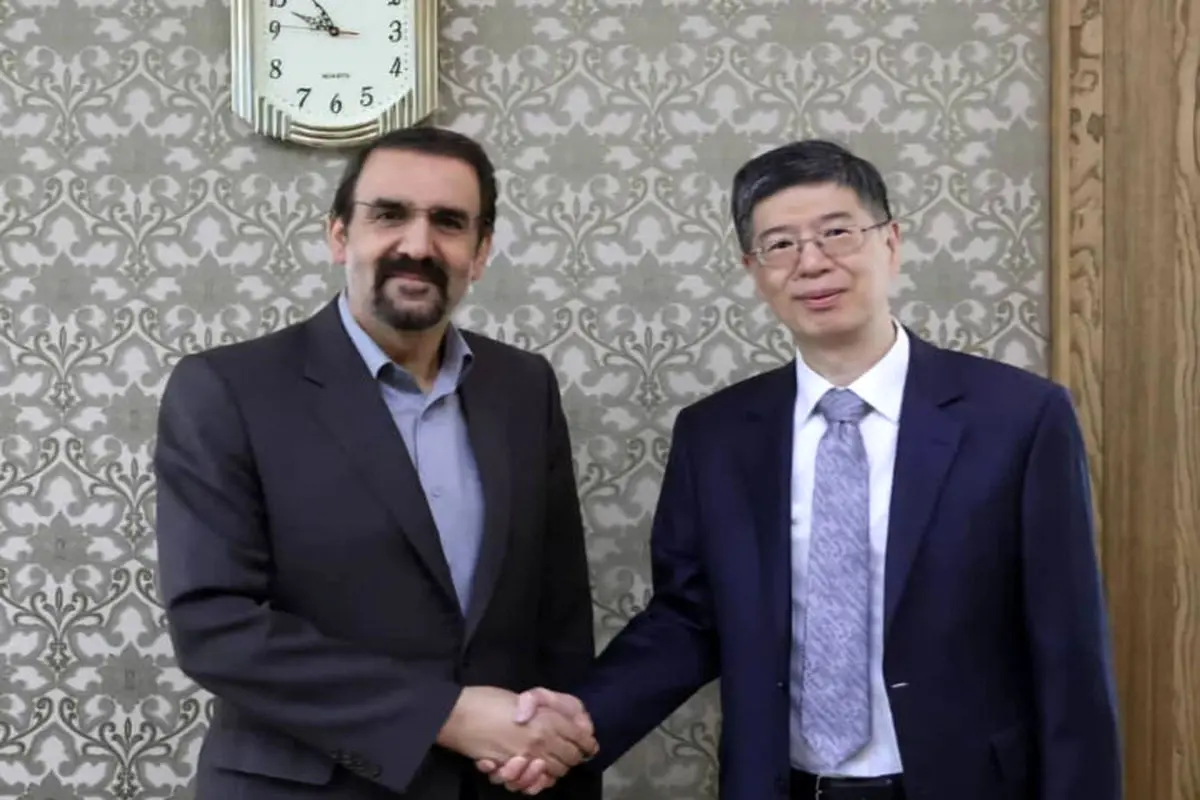 سفیر جمهوری خلق چین با مشاور سیاسی رئیس جمهور دیدار کرد