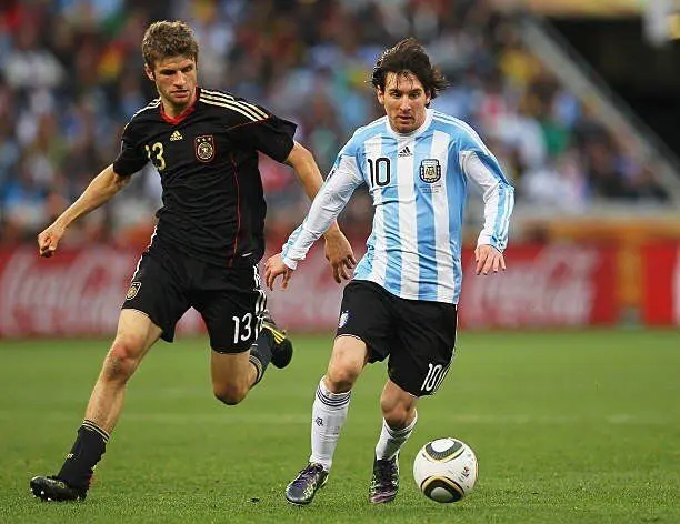 توماس مولر با هفت پیروزی مقابل لیونل مسی دوباره مقابل او قرار می‌گیرد