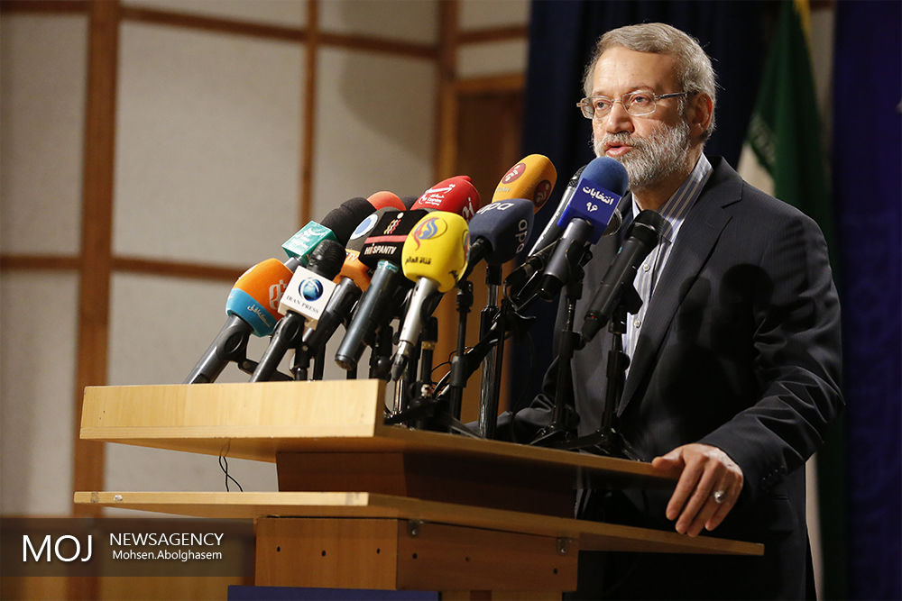 لاریجانی در مراسم افتتاح باغ کتاب تهران سخنرانی می‌کند