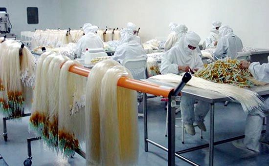 بندرعباس یکی از قطب‌های تولید نخ بخیه در کشور