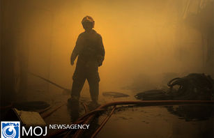 آتش‌سوزی کارخانه لوازم بهداشتی و آرایشی البرز ۲۳ مصدوم برجا گذاشت