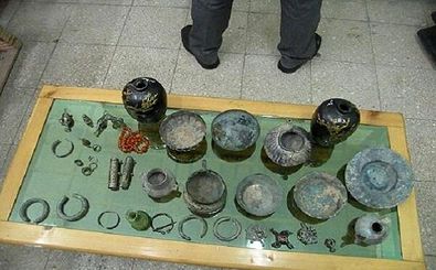 کشف ۱۹۰ قطعه اشیای عتیقه از عصر آهن در شهر ری