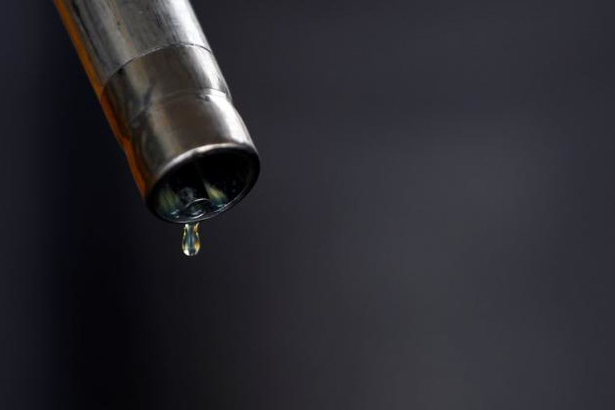بریتانیا نخستین سقوط جدی قیمت نفت را رقم زد