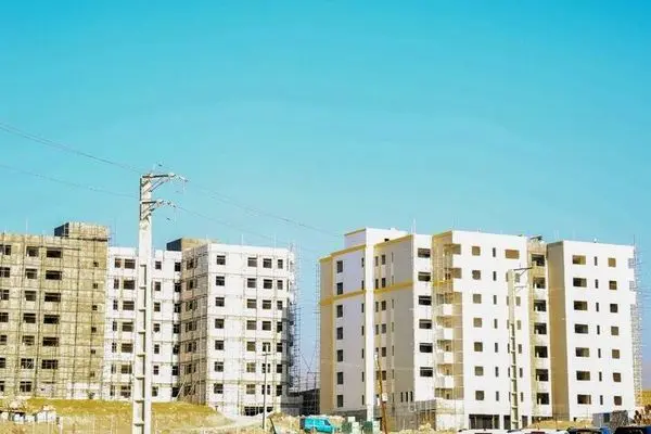 وزیر راه و شهرسازی از سایت مسکن حمایتی زنجان بازدید کرد