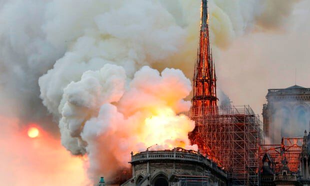 آتش سوزی کلیسای نوتردام مهار شد