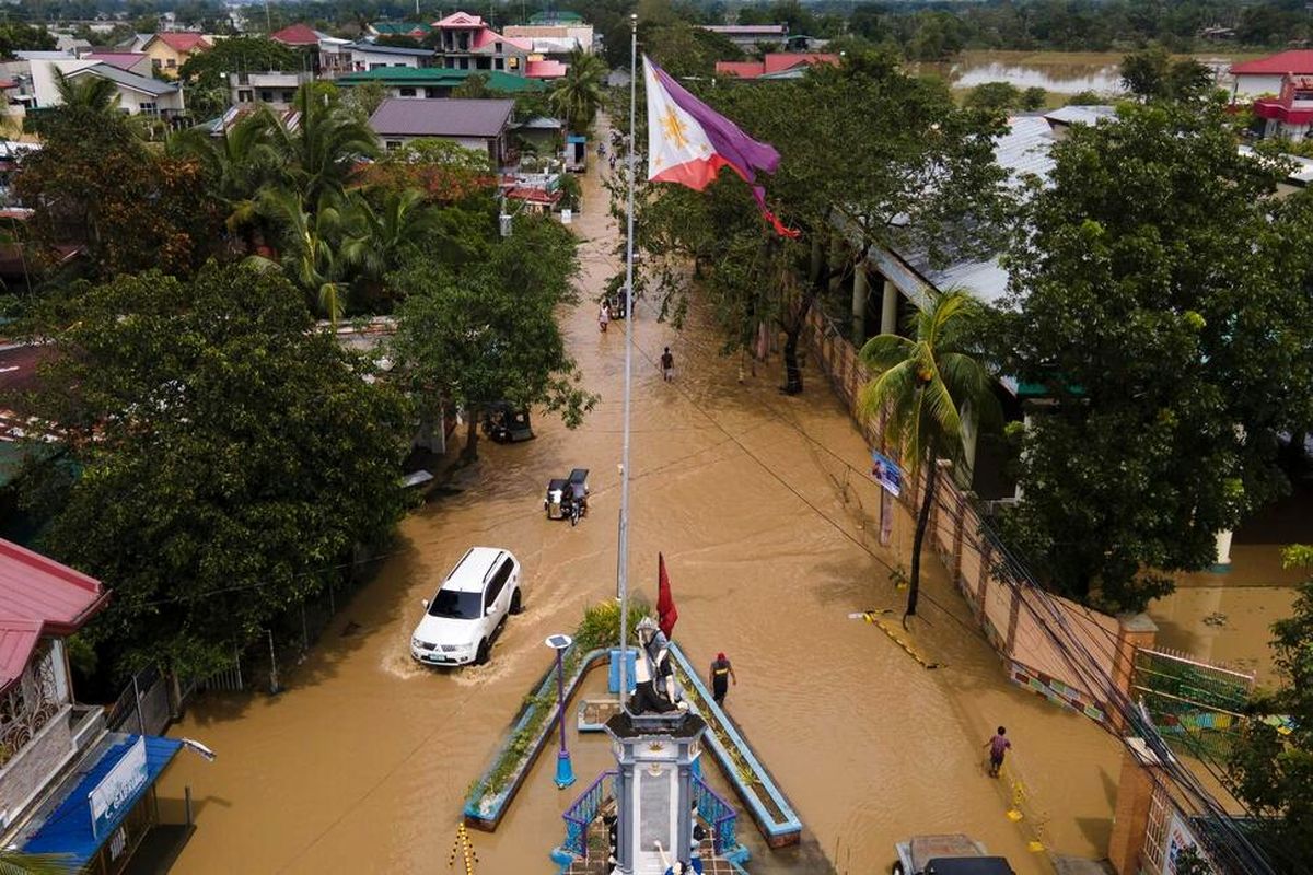 طوفان قدرتمند در شمال فیلیپین 5 امدادگر را به کام مرگ کشاند
