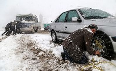 امدادرسانی به 167 خودروی گرفتار در برف