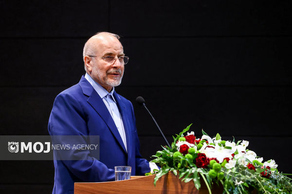 تجلیل از مفاخر فرهنگی، سرمایه‌های معنوی کشور را ماندگار می‌کند