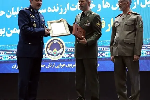 امیر سرتیپ خلبان بهمن بهمرد فرمانده نیروی هوایی ارتش ش