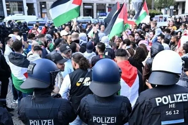 فرانکفورت شاهد تظاهرات ۱۰ هزار نفری حمایت از فلسطین شد
