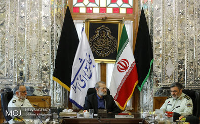دیدار فرمانده نیروی انتظامی با علی لاریجانی