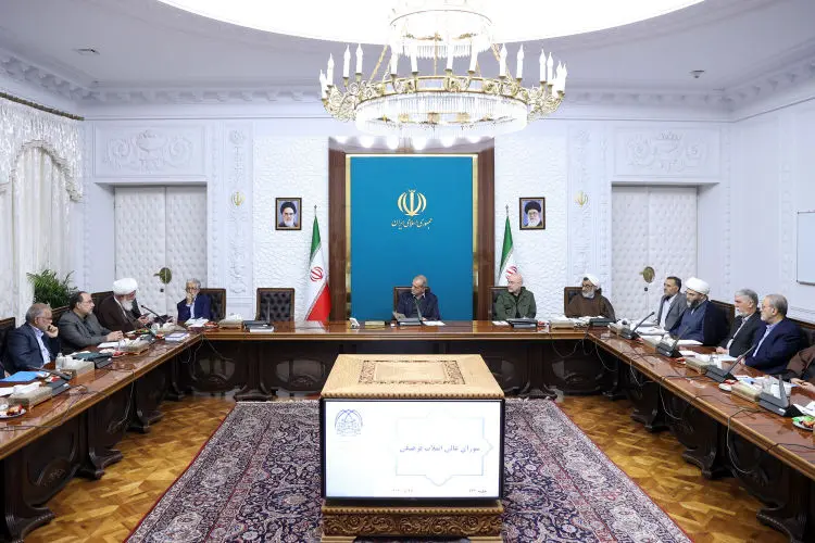 ضرورت شروع اجرای عفاف و حجاب از درون سازمان‌ها/ مدیران الگوی رعایت هنجار ملی شوند