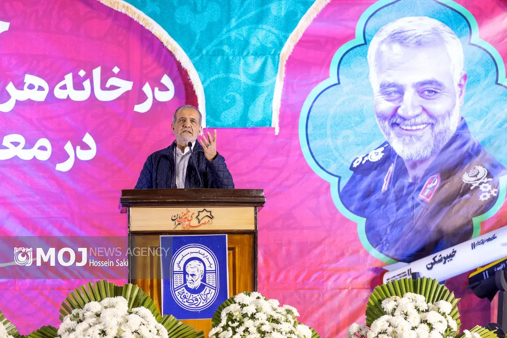سردار سلیمانی  با خون خود ظالمان را رسوا کرد