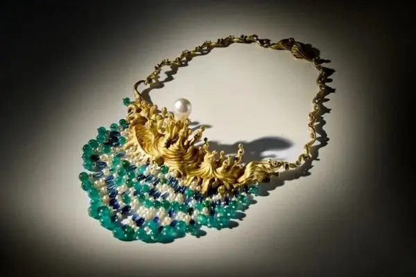 گردنبند دریای مواج اثر سالوادور دالی دوبرابر برآورد اولیه فروخته شد