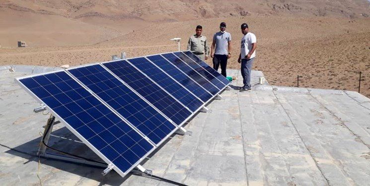 واگذاری 20 دستگاه پنل خورشیدی قابل حمل به عشایر شهرستان مهران