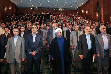 حاشیه های مراسم آغاز سال تحصیلی دانشگاه ها در دانشگاه تهران