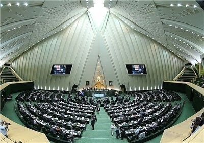 نوبت عصر صحن علنی امروز مجلس شورای اسلامی با ریاست علی لاریجانی آغاز شد