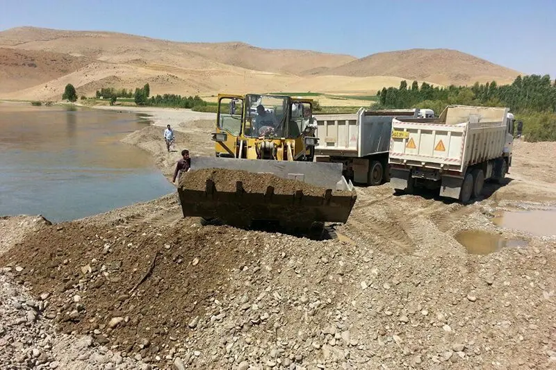 ورود برداشت‌کنندگان غیرمجاز شن و ماسه به رودخانه ها ممنوع شد