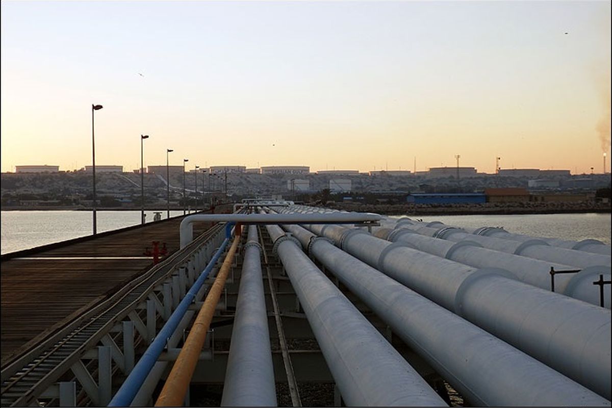روزانه ۲٫۱ میلیون بشکه نفت صادراتی به پایانه خارگ ارسال می شود