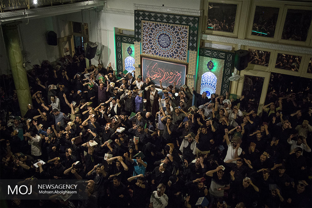 شب بیست و سوم ماه مبارک رمضان در مسجد ارگ بازار تهران