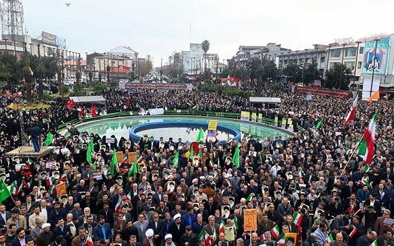 در سایه بصیرت ملت دشمنان راه به جایی نخواهند برد