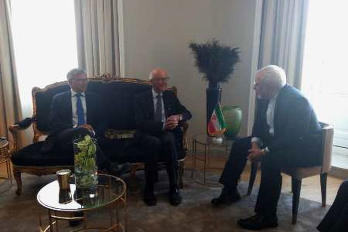 تاکید ظریف بر گسترش همکاری های دو جانبه و بین المللی ایران و نروژ در پسا برجام