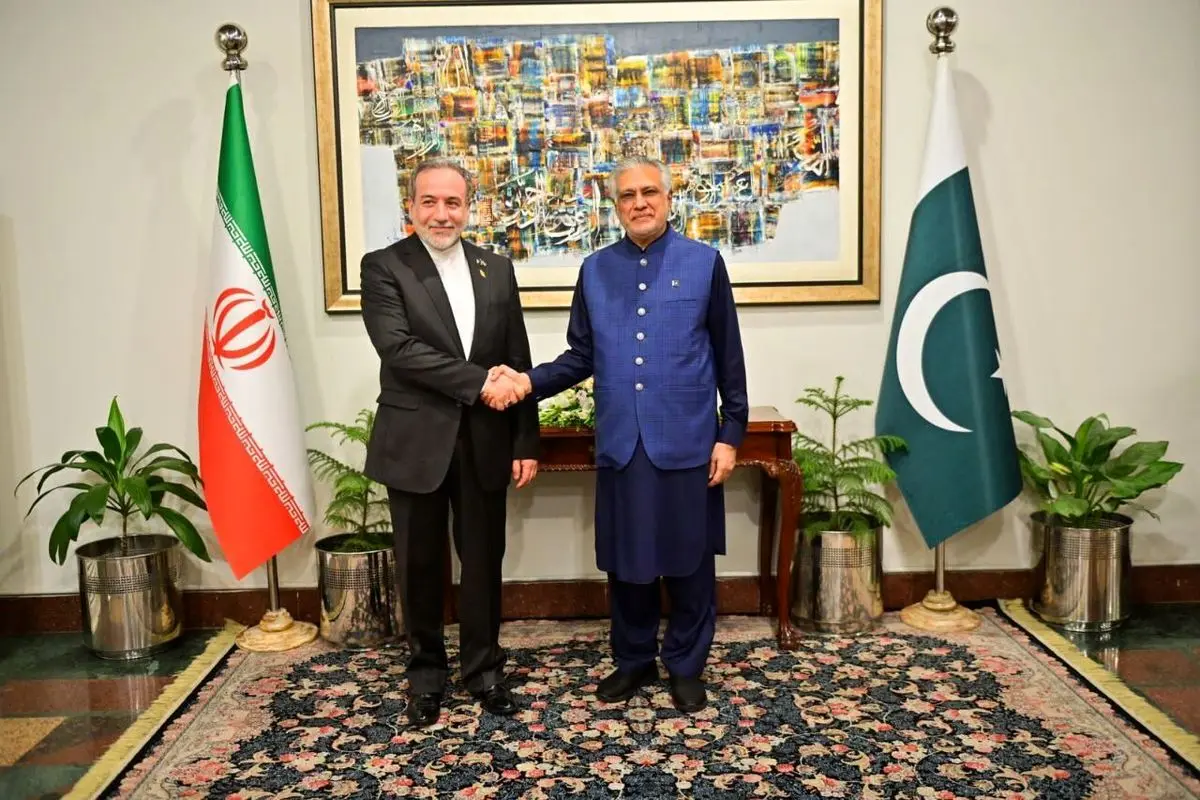 دیدار و گفتگوی عراقچی با وزیر خارجه پاکستان