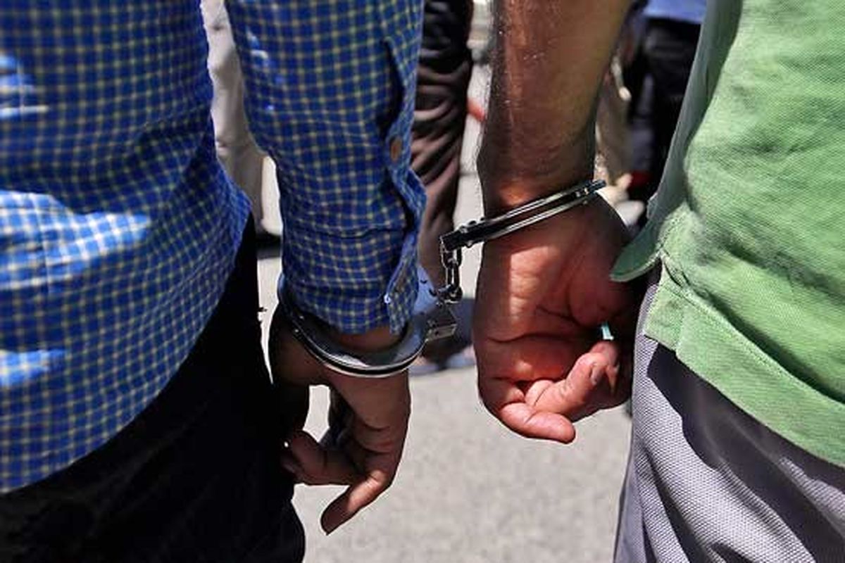 دستگیری باند 3 نفره سارقان باطری خودرو در کاشان / کشف 53 فقره سرقت