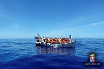 ایتالیا ۱۳۰۰ مهاجر را از آب گرفت