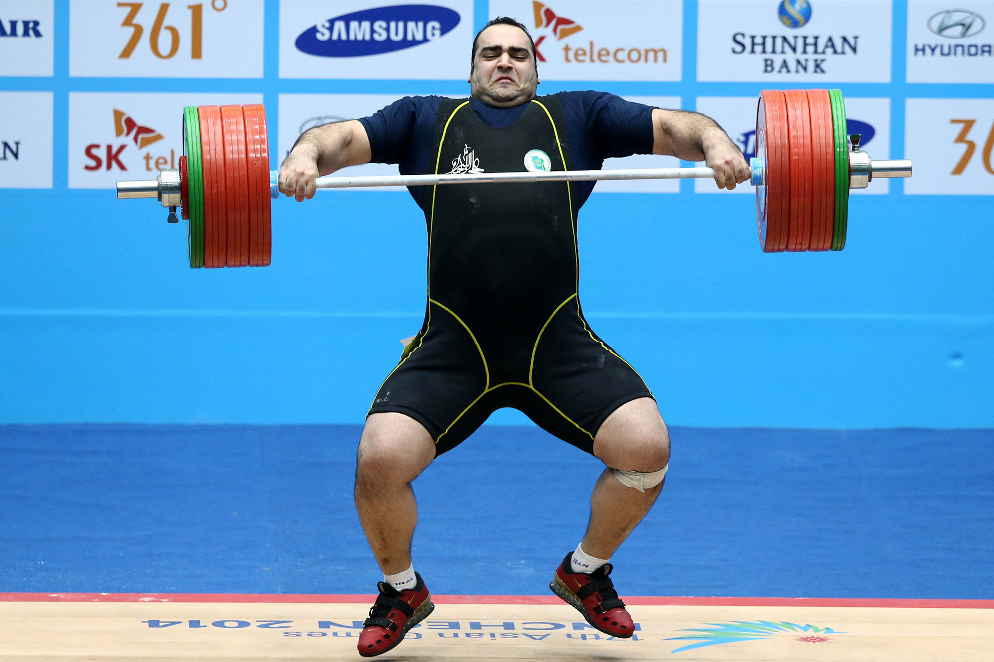 واکنش رئیس کمیته فنی فدراسیون جهانی وزنه‌برداری به اتفاقات مسابقات دسته ۱۰۵ + کیلوگرم